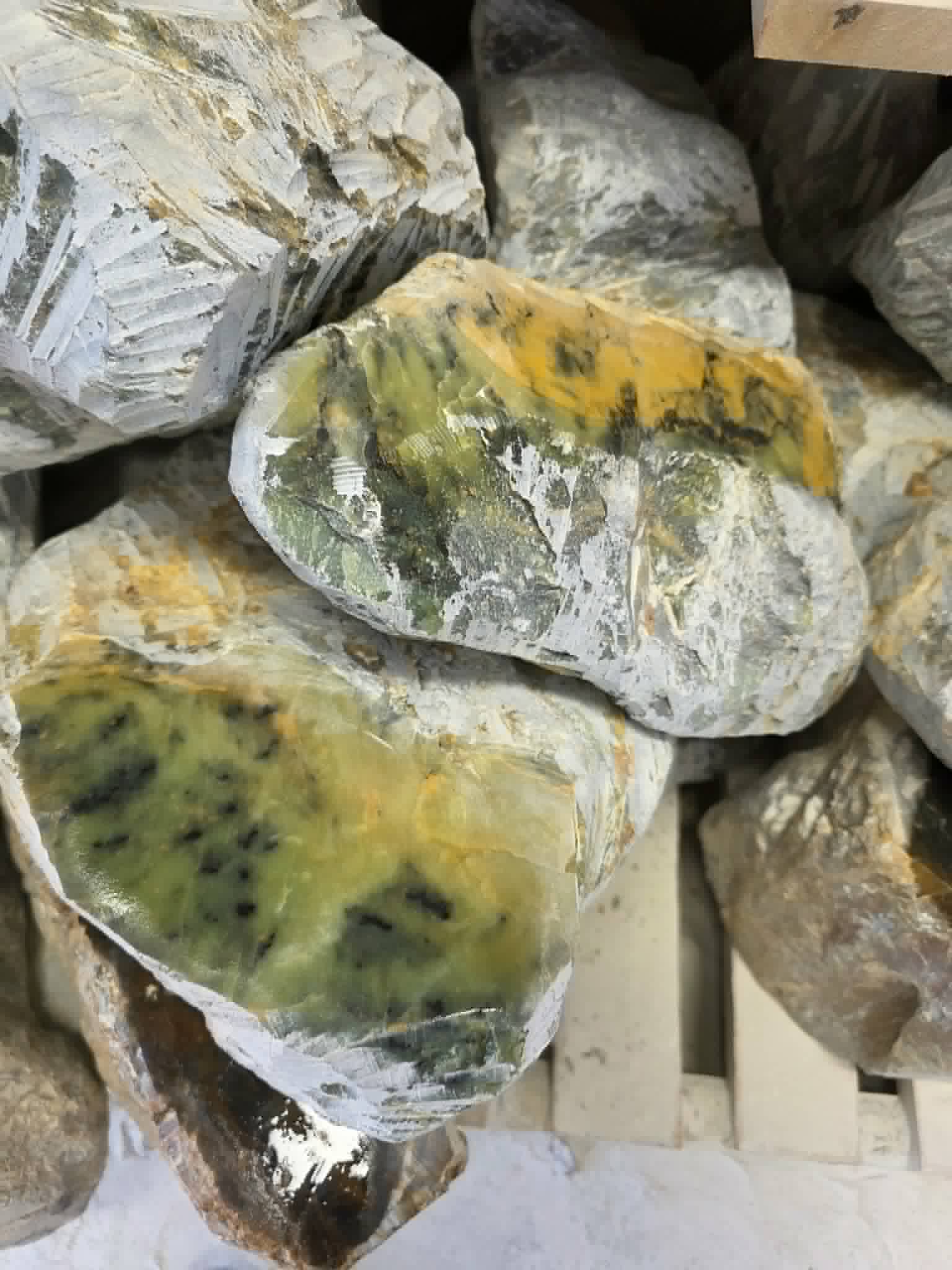 Colour Plus Rough Stone